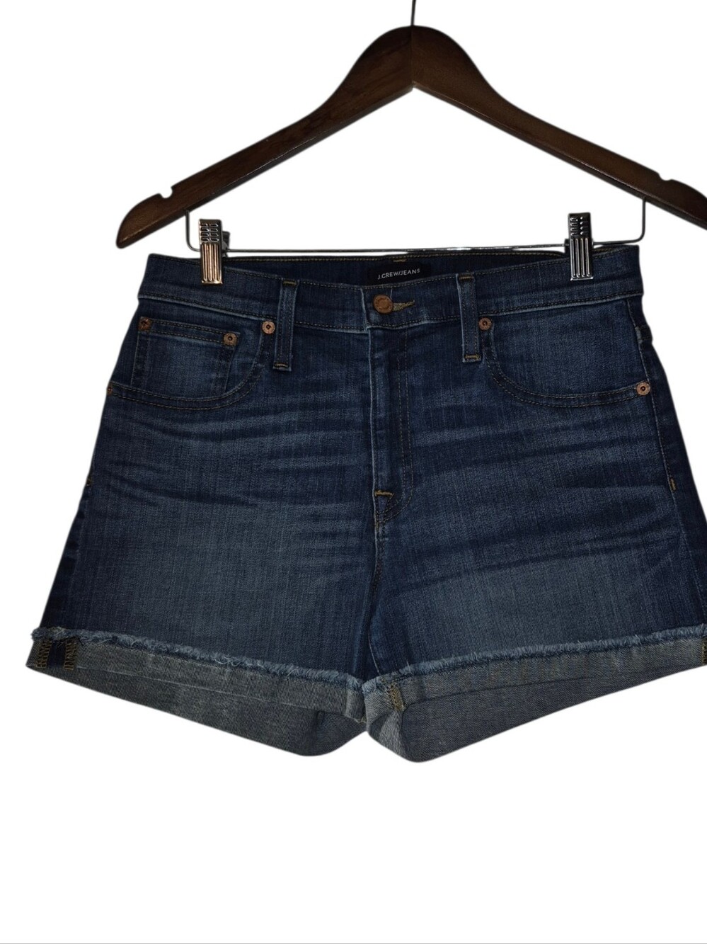 Torrid NWT Mid 5 Blue Denim Shorts in the "Back Country Split" Size 10